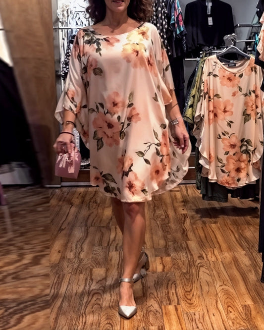 Amelia – Sukienka z kwiatowym nadrukiem i rękawami typu nietoperz