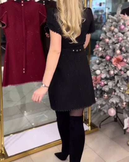 Świąteczna sukienka mini z detalami z koralików